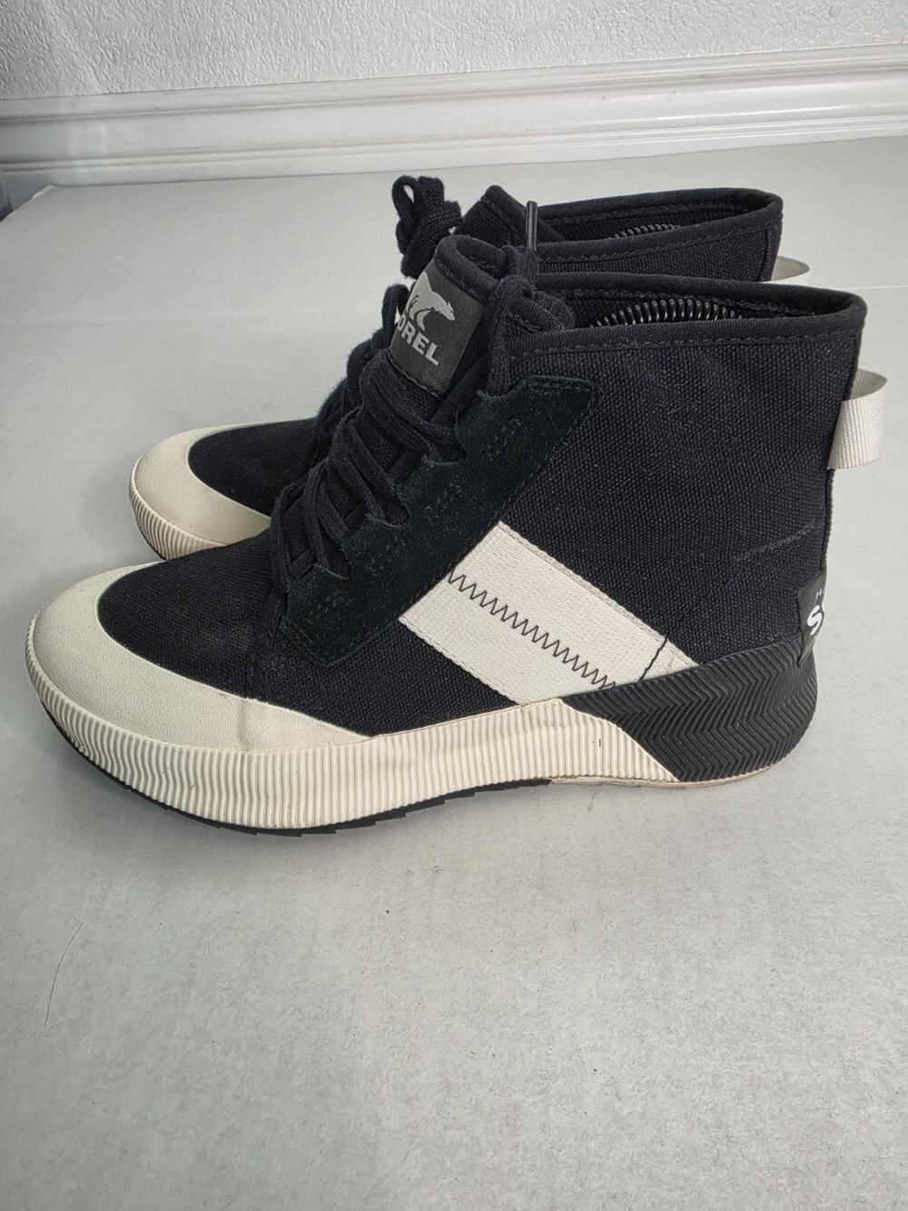 Sorel Women's Out N About III Mid Sneaker in Black White Sz 7 Waterproof Outdoot